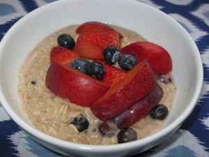 Fruit topped oats