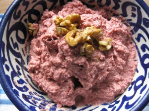 Beetroot & walnut hummus