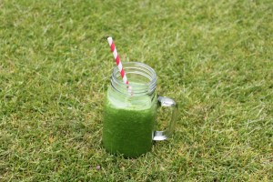 Kale & pineapple smoothie2